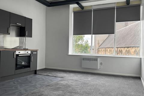 Studio to rent, Daisy Hill, Dewsbury