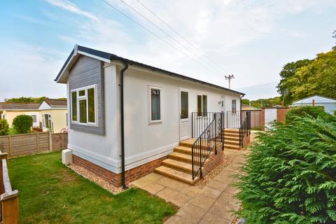 2 bedroom park home for sale, Bedford, Bedfordshire, MK45
