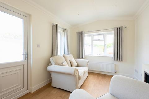 2 bedroom park home for sale, Bedford, Bedfordshire, MK45