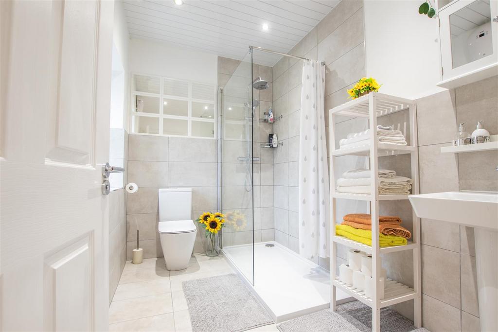 Bathroom-1.jpg