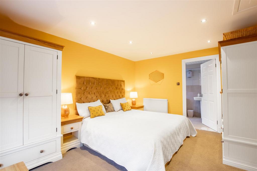 Bedroom.one.jpg