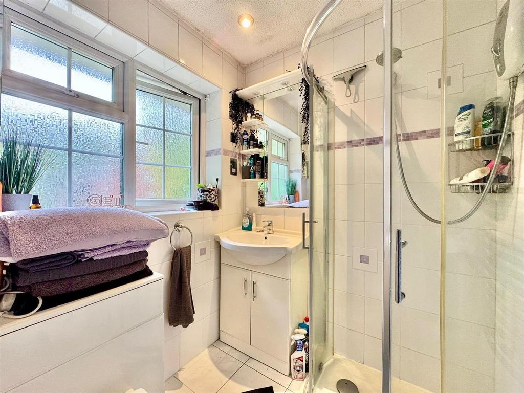 Shower room.jpg