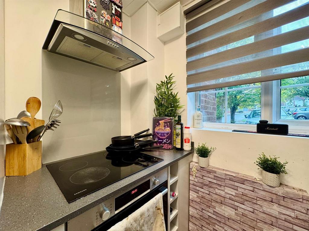 Kitchen (3).jpg