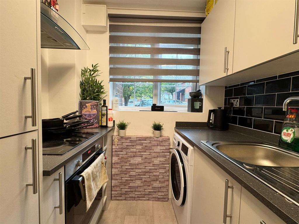 Kitchen (1).jpg