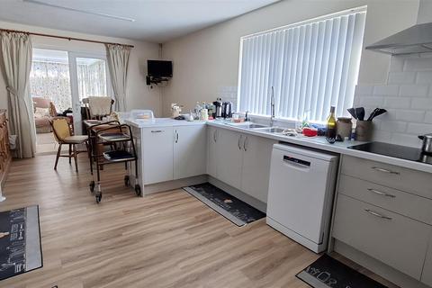 5 bedroom property for sale, Groesffordd Marli, Abergele