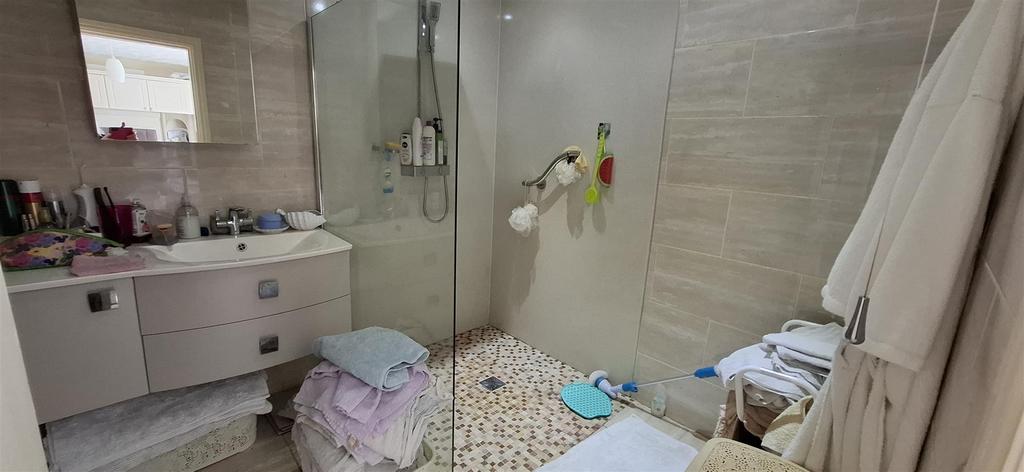 En suite shower room