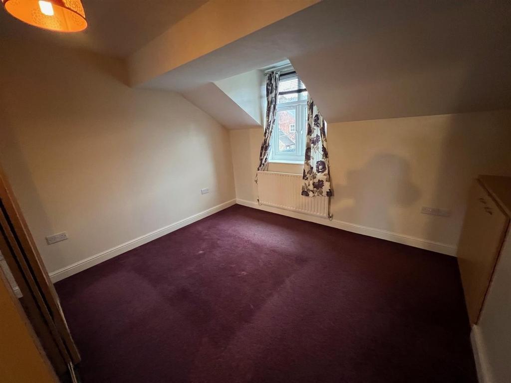 Bedroom 1.jpg