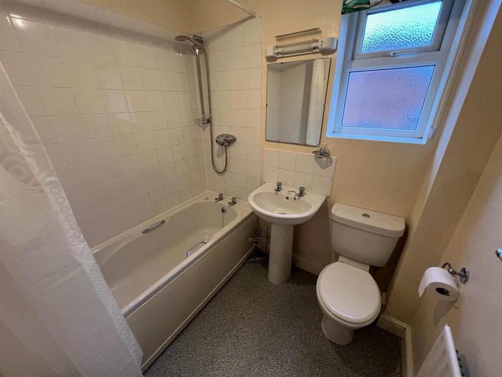 Bathroom.jpg