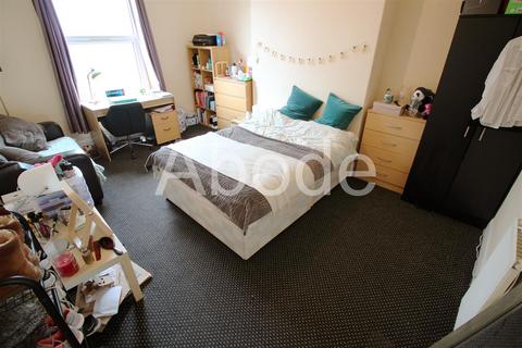 5 bedroom house to rent, Moorland Avenue, Hyde Park, Leeds