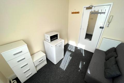 1 bedroom in a house share to rent, Raleigh Street, Nottingham NG7