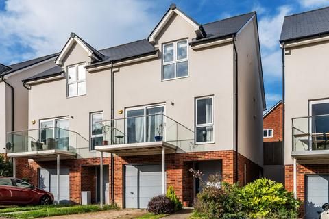 4 bedroom semi-detached house for sale, Admiral Walk, Tunbridge Wells, TN2