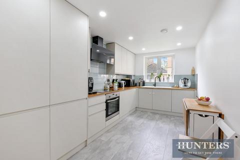 2 bedroom flat for sale, Fusiliers Way, Hounslow