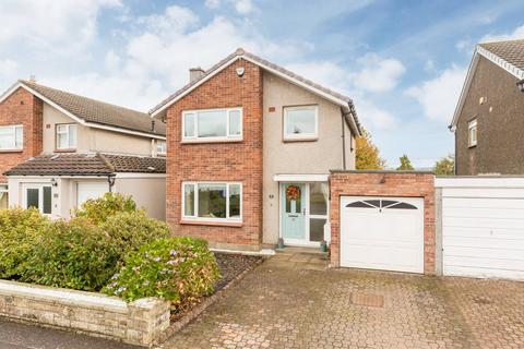 8 Fletcher Grove, Penicuik, EH26 0JT