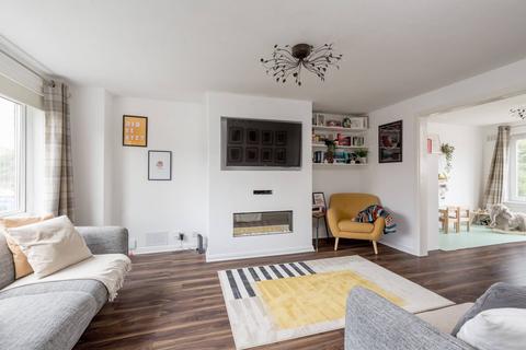 8 Fletcher Grove, Penicuik, EH26 0JT