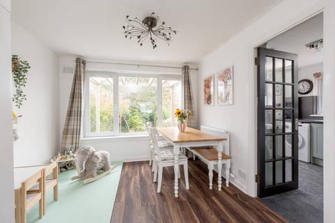8 Fletcher Grove, Penicuik, EH26 0JT