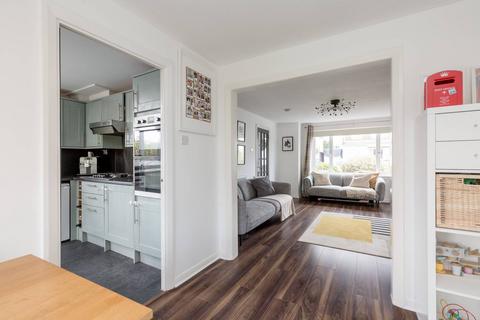 8 Fletcher Grove, Penicuik, EH26 0JT