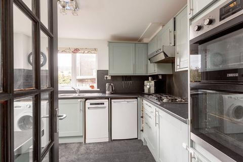 8 Fletcher Grove, Penicuik, EH26 0JT