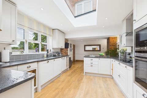 undefined, Haughurst Hill, Baughurst, RG26