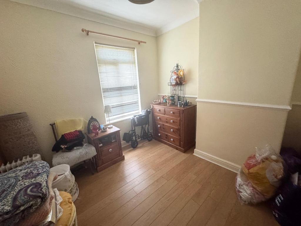 Bedroom 2 ( front)