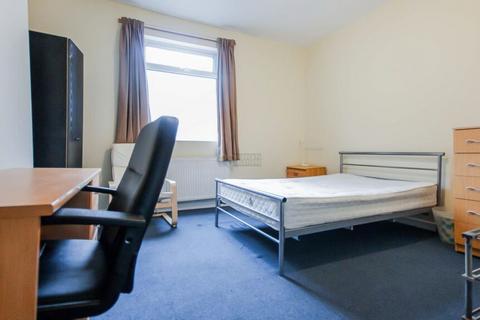6 bedroom flat to rent, Bristol Road, Birmingham B29
