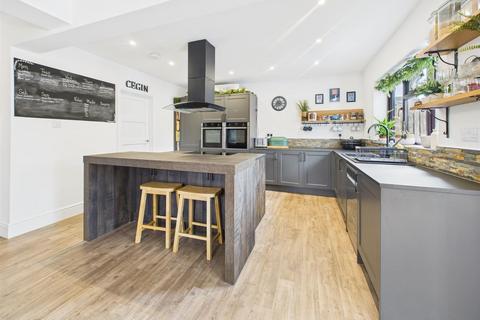 undefined, Oxstalls Lane, Longlevens