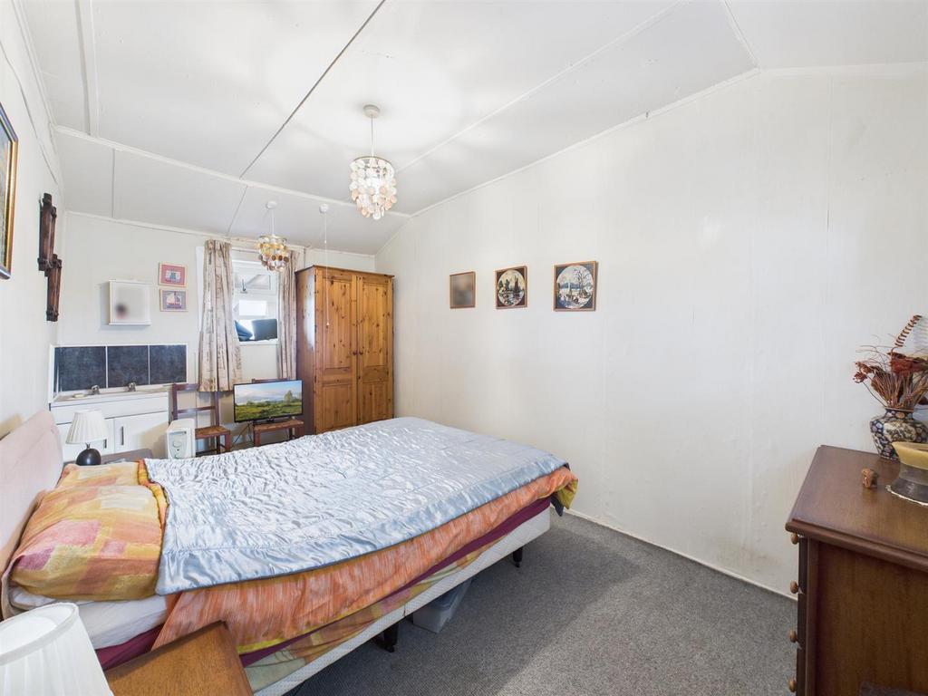 Bedroom: