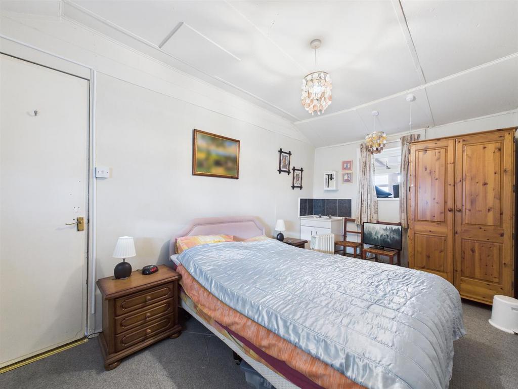 Bedroom: