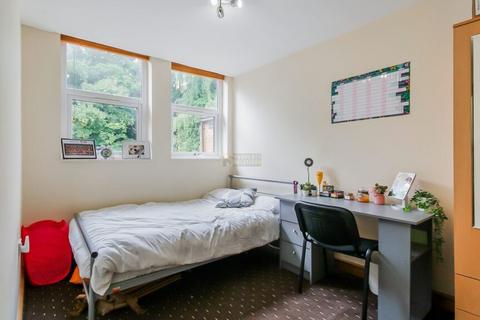 5 bedroom terraced house to rent, Tiverton Road, Birmingham B29