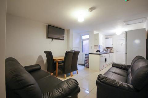 6 bedroom terraced house to rent, Hubert Road, Birmingham B29