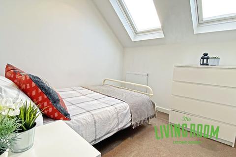 8 bedroom house to rent, Mackintosh Place, Roath, Cardiff