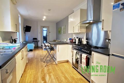 8 bedroom house to rent, Mackintosh Place, Roath, Cardiff