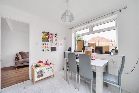 14 Avon Close, Addlestone, KT15 1JD