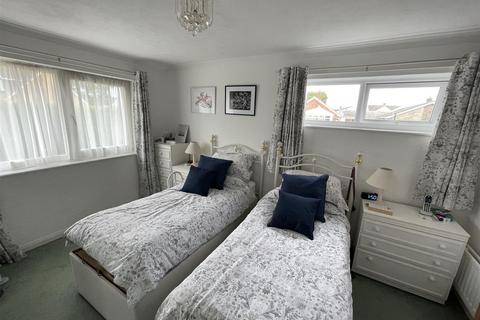 2 bedroom detached bungalow for sale, Capulet Road, Salisbury SP1