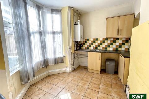 3 bedroom semi-detached house for sale, Springfield Road, Wolverhampton
