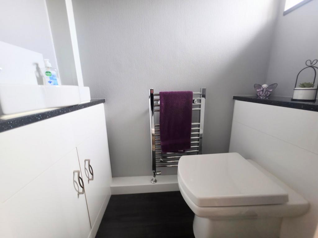Cloakroom/Wc