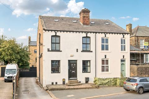 undefined, Tingley Common, Morley, Leeds, West Yorkshire, LS27