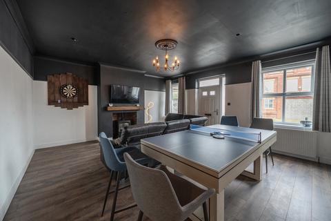 5 bedroom semi-detached house for sale, Tingley Common, Morley, Leeds, West Yorkshire, LS27