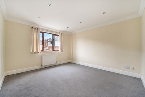 2 bedroom flat for sale, Wey Hill, Haslemere, Surrey, GU27