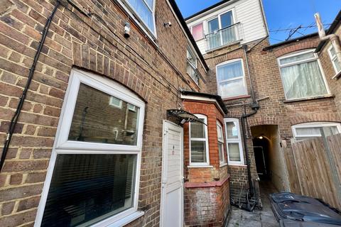 undefined, Buxton Road, Luton, Bedfordshire