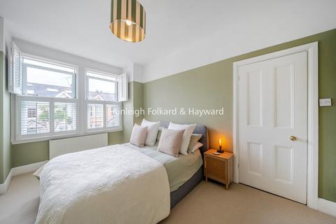 32 Adela Avenue, New Malden, KT3 6LE