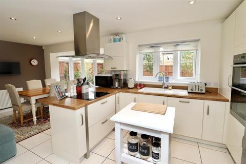4 bedroom detached house for sale, Cooper Street, Market Weighton, York