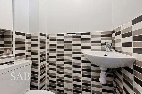 undefined, Hart Grove, Southall, UB1