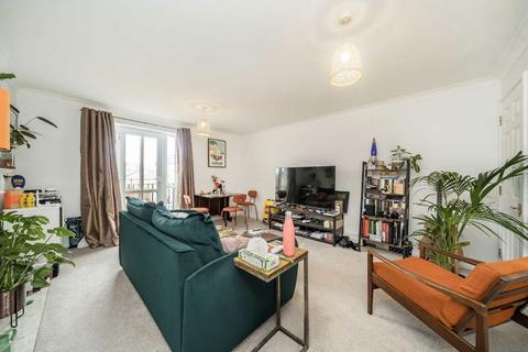 2 bedroom flat to rent, Rotherhithe Street, London SE16