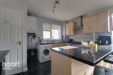 3 bedroom semi-detached house for sale, Headingham Close, Ipswich