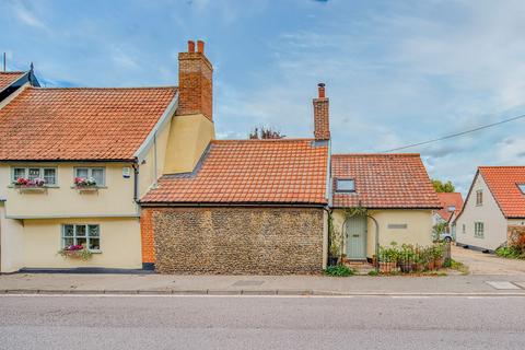 The Street, Diss IP22