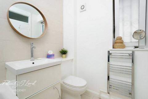 1 bedroom flat for sale, Banbury Road, London E9