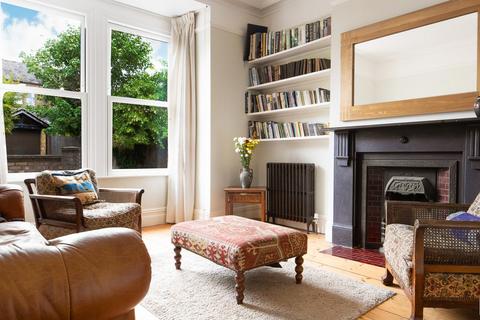 4 bedroom semi-detached house for sale, Casewick Road, London, SE27
