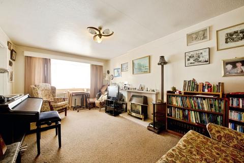 2 bedroom flat for sale, Gerrards Close, London