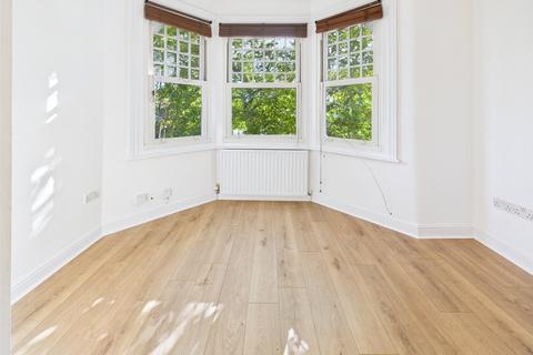undefined, London Road, Twickenham