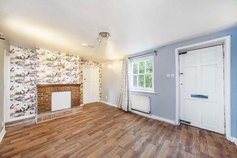 undefined, Squires Bridge Road, Shepperton TW17